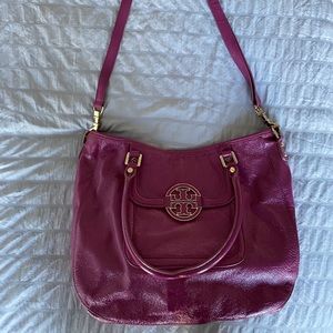 Tory Burch Amanda Hobo Crossbody Purse